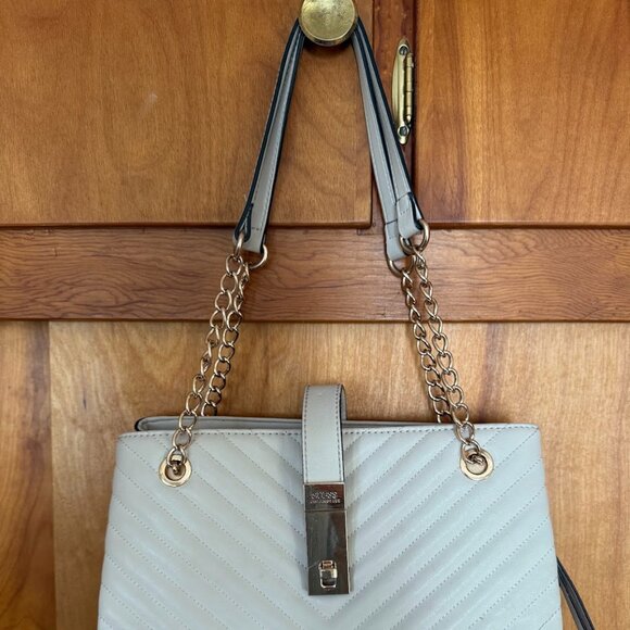 Guess Chevron Quilted Shoulder Bag - Picture 3 of 3